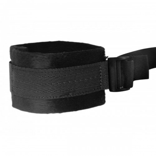 Hold Me Bed Bondage Set svart – sängbondage med mjuka bojor kardborrestängning och remmar under madrassen