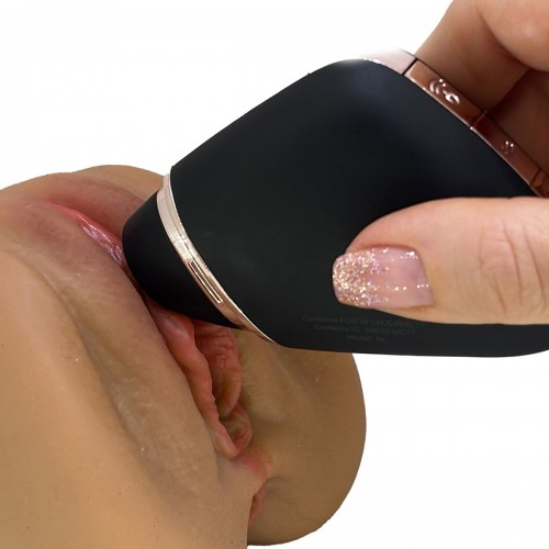 Satisfyer Love Triangle svart klitorisstimulator med tryckvågor, vibrationer och appstyrning via Satisfyer Connect