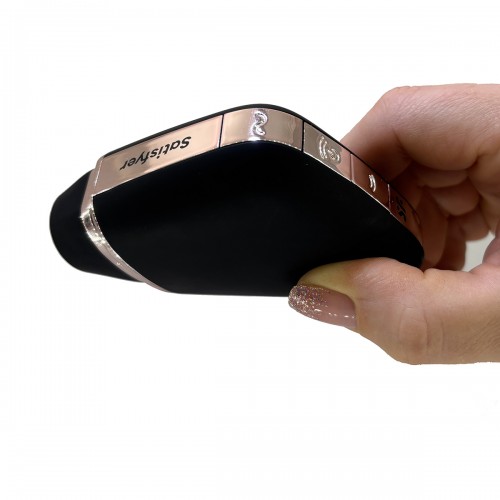 Satisfyer Love Triangle svart klitorisstimulator med tryckvågor, vibrationer och appstyrning via Satisfyer Connect